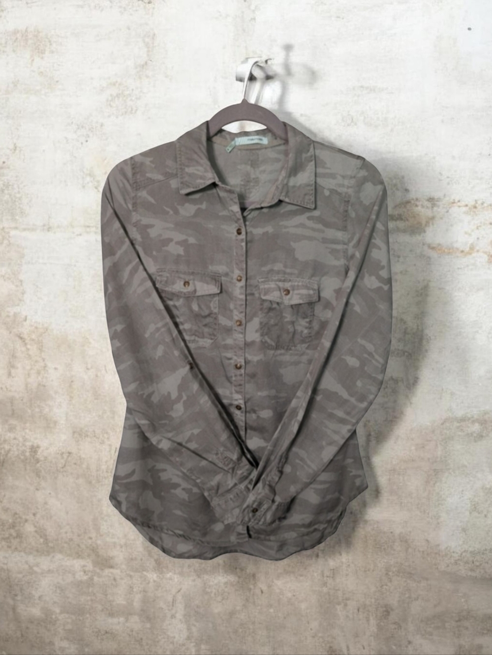 Maurices Small Army Green Camo Button Down Roll Tab Sleeves